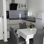 Апартаменты Seaview Hoja Изола